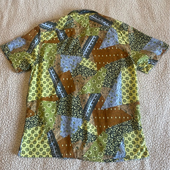 Levi’s Relaxed Fit Men’s Camp Shirt Colorful Patchwork Design Medium - Picture 11 of 12